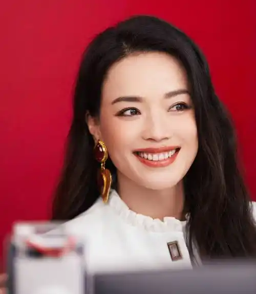 舒淇这样美丽优雅的"人间尤物",你觉得她有45岁吗?