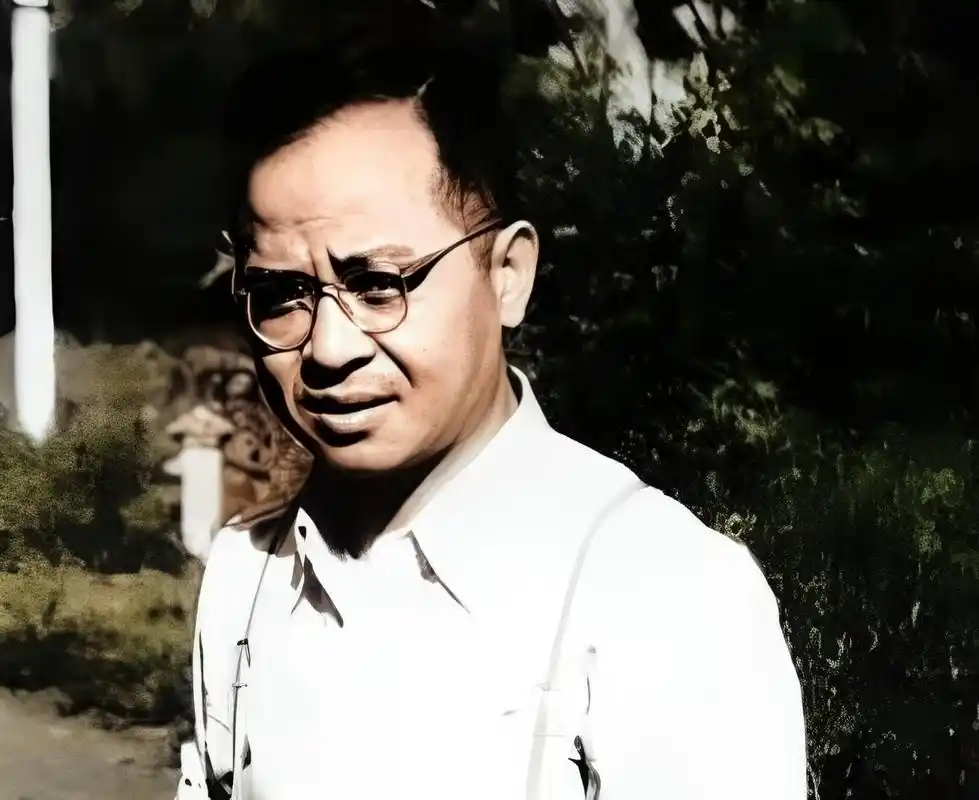 1930年,21岁的吴晗报考了北京大学,但尽管他在文学,历史和外语三门课