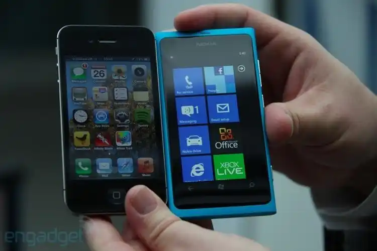 p>诺基亚lumia系列首款 a href="#">windows phone /a>手机lumia 800