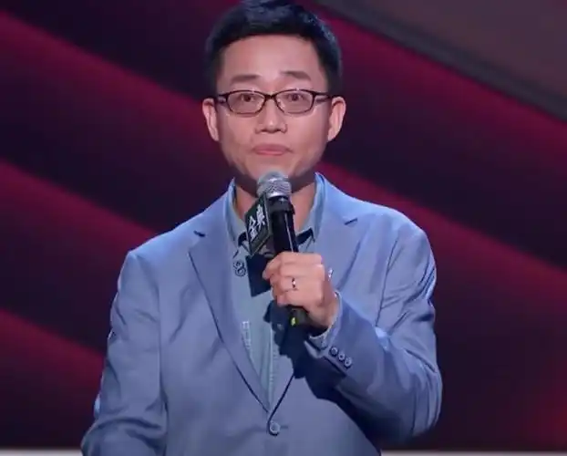 黄西在美国脱口秀视频_黄西美国脱口秀完整版_美国脱口秀黄西最新视频