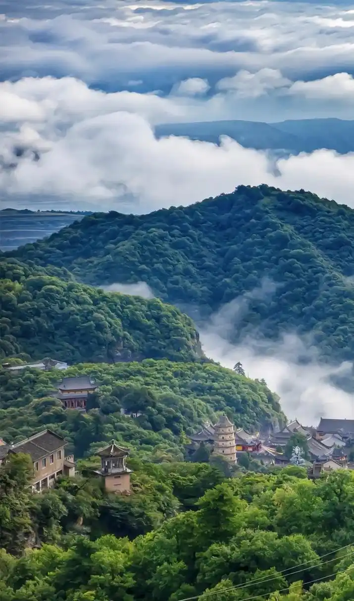 平凉崆峒山 崆峒山,历史悠久,文化丰富,是轩辕黄帝的登山圣地.
