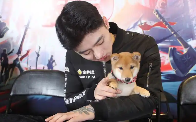 地地:谢天宇这人咋还有两幅面孔呢