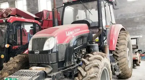 吉林铁有农机合作社东方红拖拉机为保护性耕作保驾护航