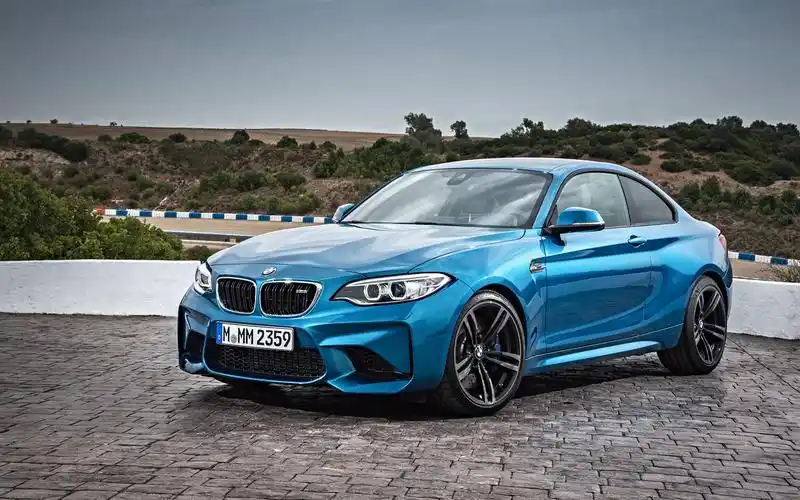 宝马f87蓝色轿跑车 壁纸 - 1680x1050