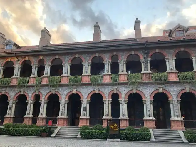 绿了又黄思南公馆这座梧桐树下光影交织的百年街区是上海历史人文的