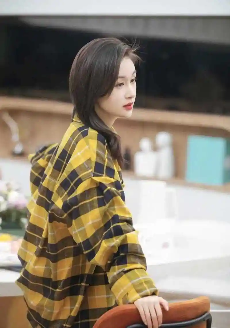 王子文怦然再心动节目里的穿搭,真是太美太有感觉了.