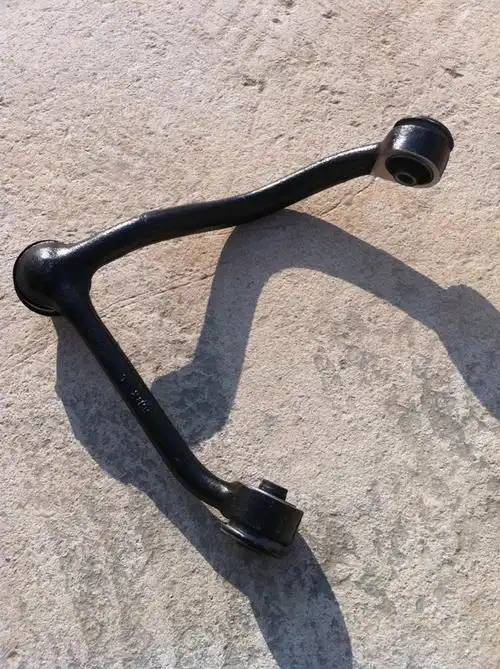 天马汽车配件天马英雄上摆臂总成