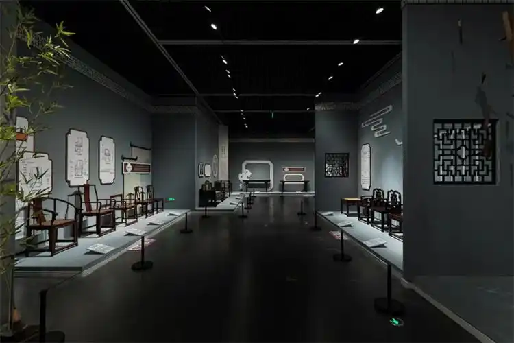 恭王府明清家具在辽宁省博物馆"裸展"