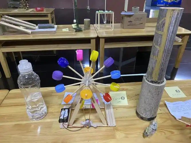 为爱添彩"——德化县新寨幼儿园开展教师科学领域教玩具制作评比