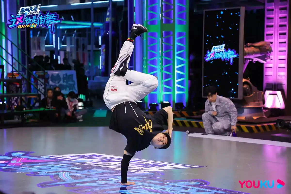 《这就是街舞》韩庚刘宪华再跳super girl,谁的dna动了?