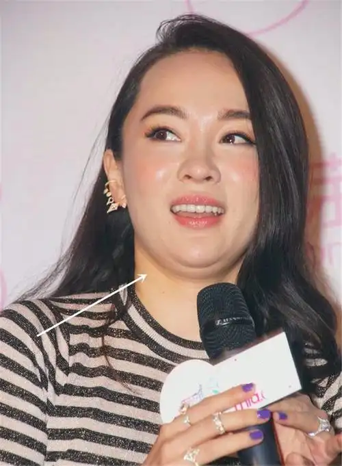 第二位想给大家介绍的就是霍思燕了,都说女人怀孕的时候会胖到没边儿