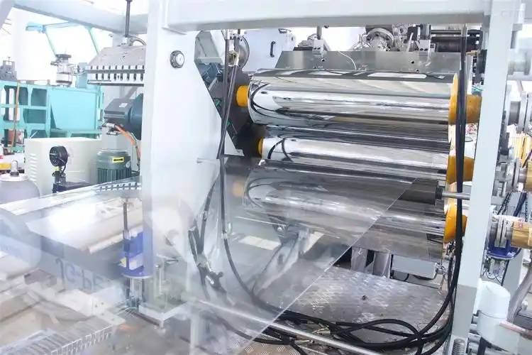 降解餐盒生产设备,降解外卖餐盒生产机器,降解片材机器就在通佳机械.