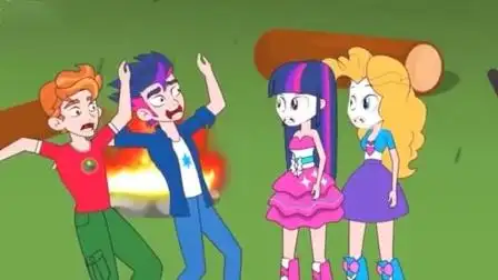 小马国女孩游戏阿坤被紫悦贴面膜的样子吓到了真是太好笑了