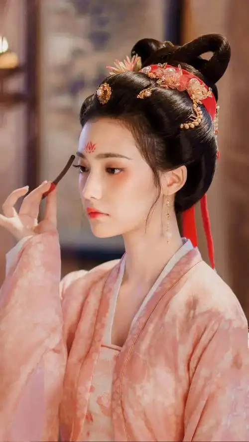 天上人间头牌花魁(梁海玲长相到底如何知乎)插图