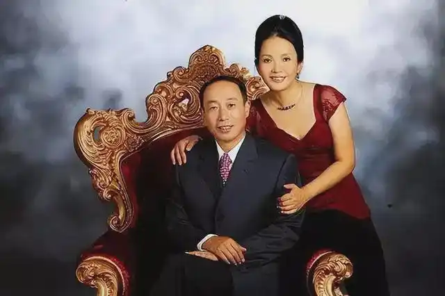 卖钱,不到半天卖了21美元|吕丽萍|张丰毅|张博宇|家庭背景_网易订阅