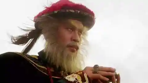 谈资-瓜尔佳的美女不简单,因为她们的祖上是鳌拜