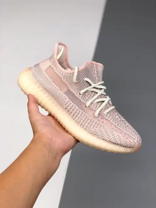 阿迪达斯椰子鞋