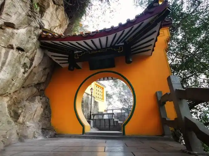 家门口的风景,柳州鱼峰公园.