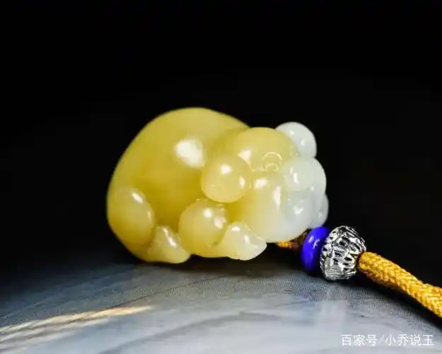 和田玉生肖猪欣赏-福财