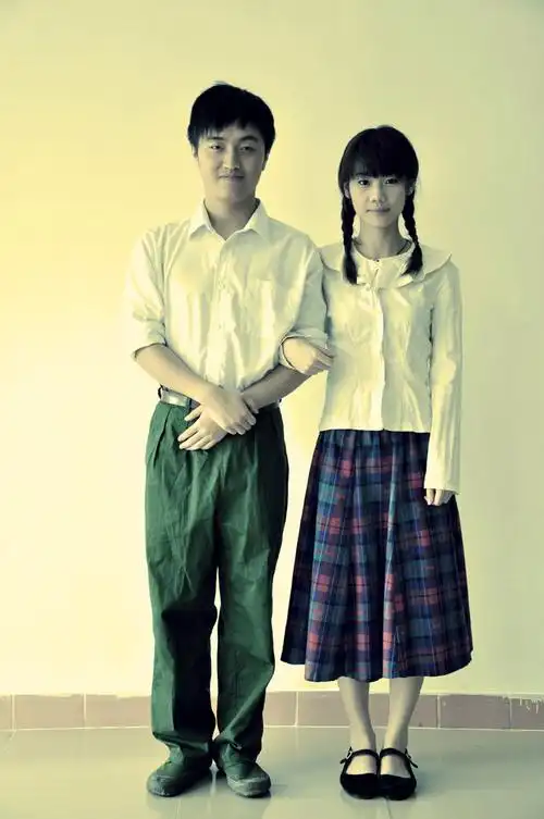 1,电影山楂树之恋中的女主角静秋的原型人物是一位美籍华人熊音熊音