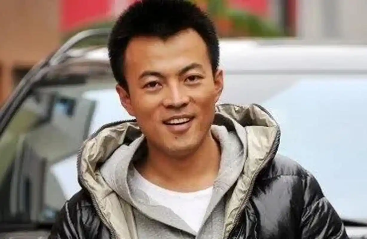 林家川称:今晚,你二舅化身斗笠客等着你!