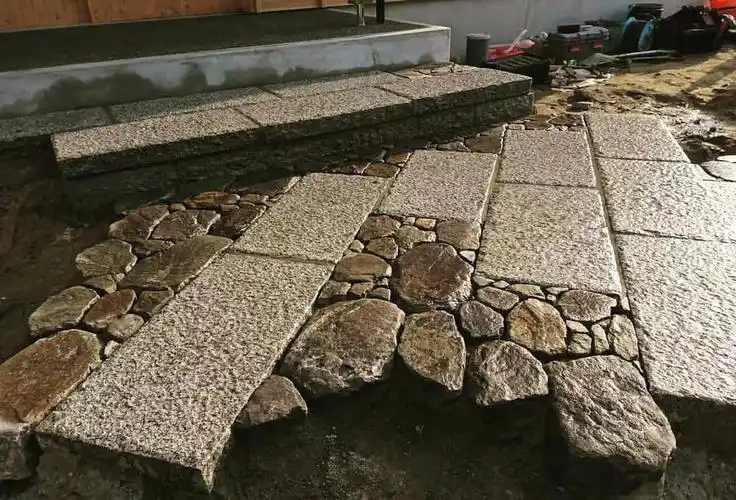 自然石材铺贴的质感