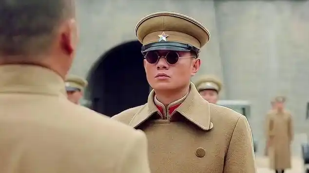 少帅:张学良到监狱监斩,还命下属拿钱买上好的棺材安置!