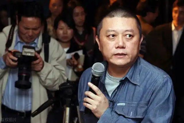 一切还得从头讲起……王朔口中的北京女人,有个雅致的称呼"大飒蜜".