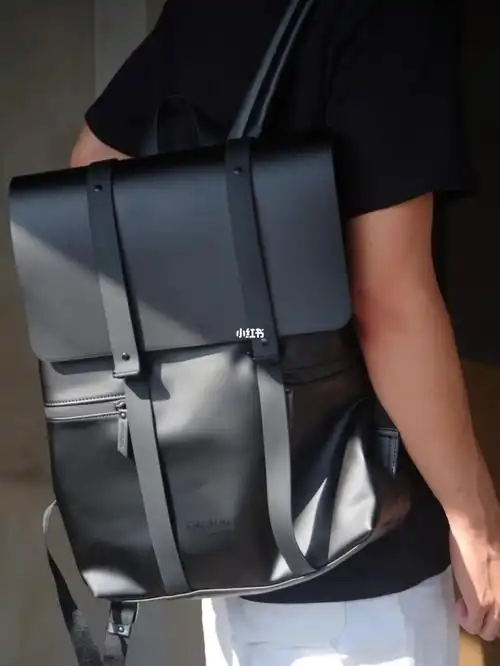 男士包包推荐北欧风高颜值小众双肩包