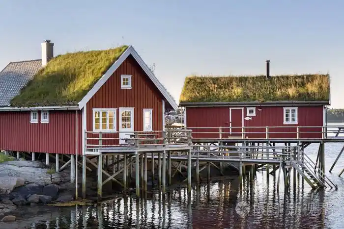 在罗浮敦群岛,挪威的木房子里