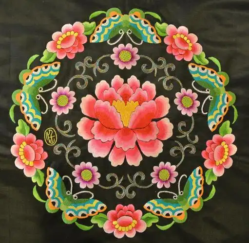 汉绣作品-五碟牡丹团