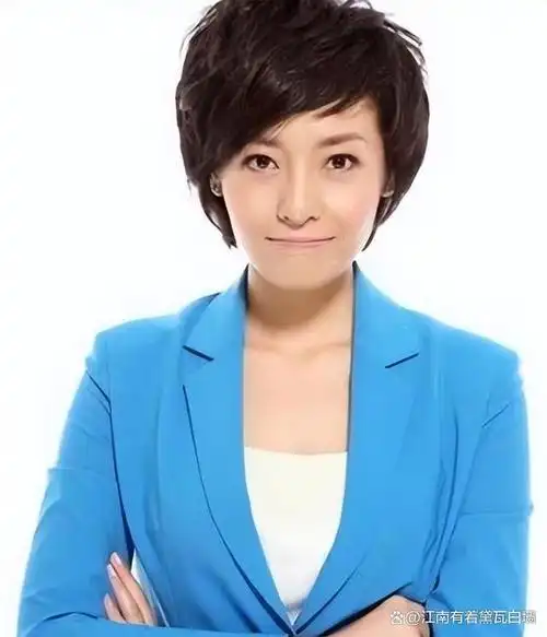 在娱乐圈和主持界,有一位备受瞩目的女性,她的名字叫慕林杉.