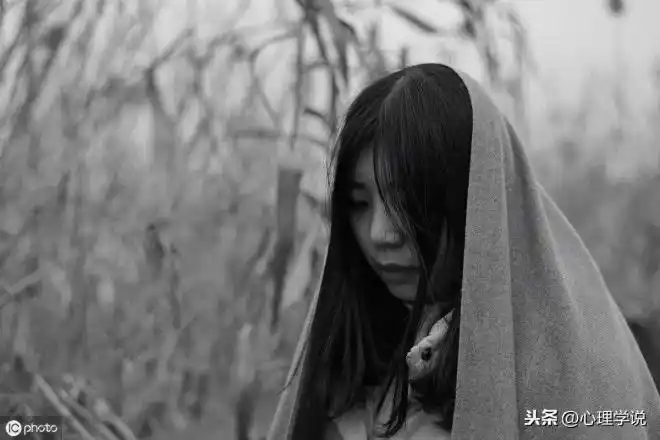 亲人去世怎么安慰失去亲人如何治愈心理创伤