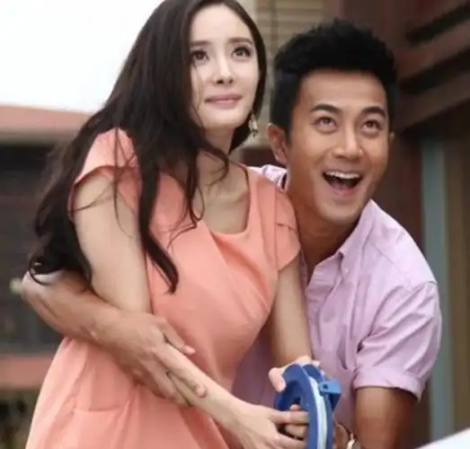 刘恺威杨幂亲密的时刻娇羞一脸崇拜