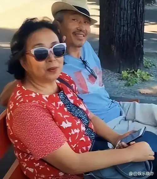 "老戏骨"杜源:与妻子青梅竹马,结婚41年零绯闻,女儿是他骄傲