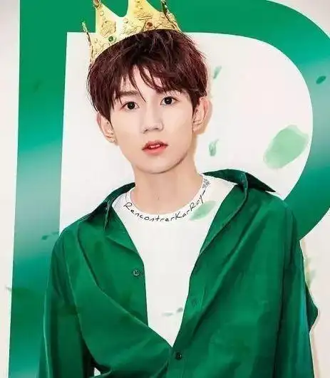 王源小哥哥的颜值是很高的,和大多数小鲜肉相同,王源拥有清秀的五官和