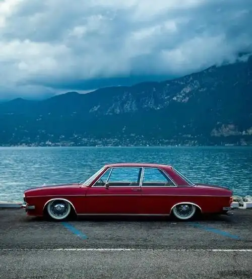 汽车#    最近越来越喜欢这种复古的车型了,看着就很有年代感,不像