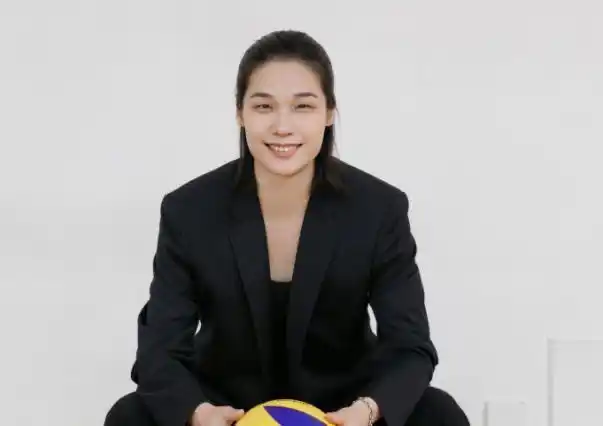 女排奥运冠军林莉官宣退役!近10年最强自由人,新职务任大学老师