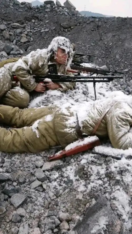 长津湖冰雕连影视拍戏道具摄影写真纪念历史英雄