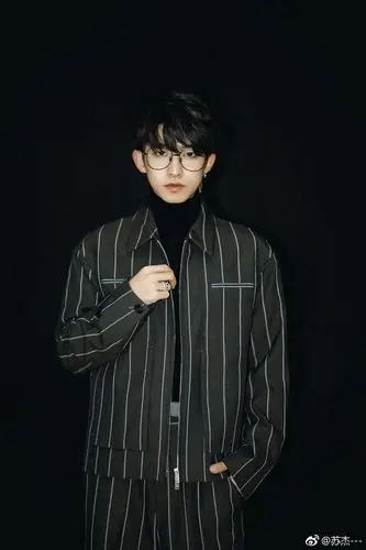 刘宇的唇珠是天生的么