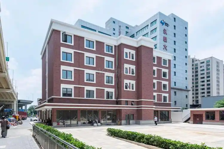 共新办公楼外立面