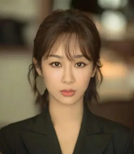 听说杨紫又变美了最新封面好惊艳普通女孩如何像她一样逆袭