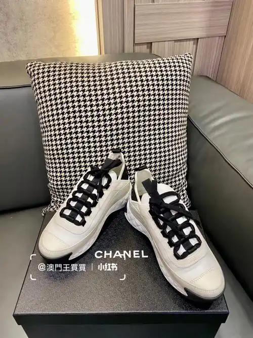chanel香奈儿丝绒小牛皮拼接运动鞋女款