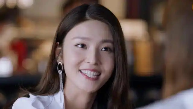 《归还世界给你》第三十八集02:尹唯约沈忆恩吃饭并讲述了她和陆准的