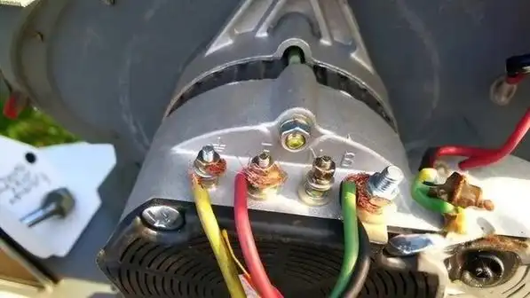 汽车发电机如何接线?