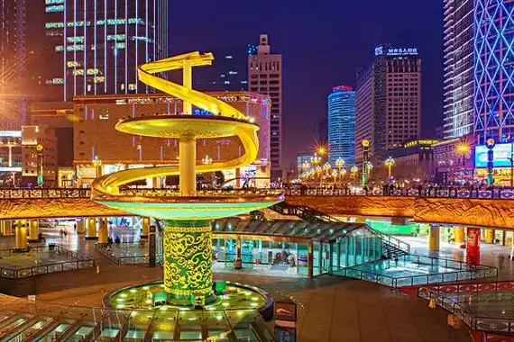 醉天府广场.天府之国是我梦寐以求的地方.六天的依偎虽然短暂, - 抖音