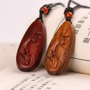 小叶紫檀吊坠 佛手执莲 黄花梨木雕莲花复古吊坠情侣项链坠子红木