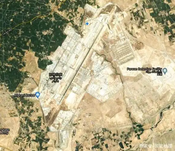 地图比较喀布尔机场和巴格拉姆空军基地:也许后者更适合撤侨
