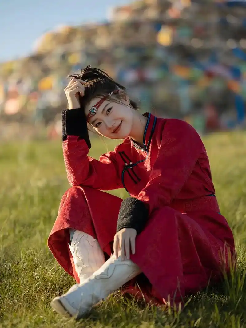 听了风的话,去做草原上自由的蒙古公主~.#蒙古袍写真 #大召 - 抖音