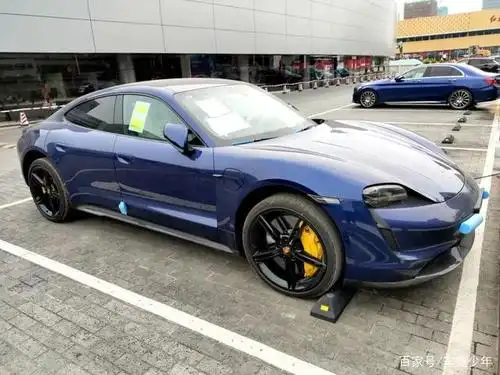 到店实拍保时捷taycan turbo s,破百2.8秒,179.8万起售!